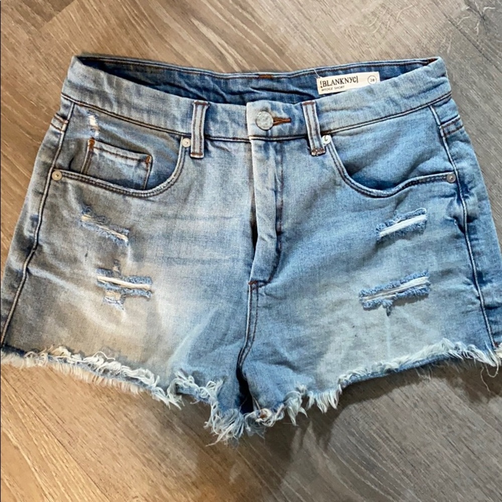 Blank NYC Wedge light denim shorts size 28